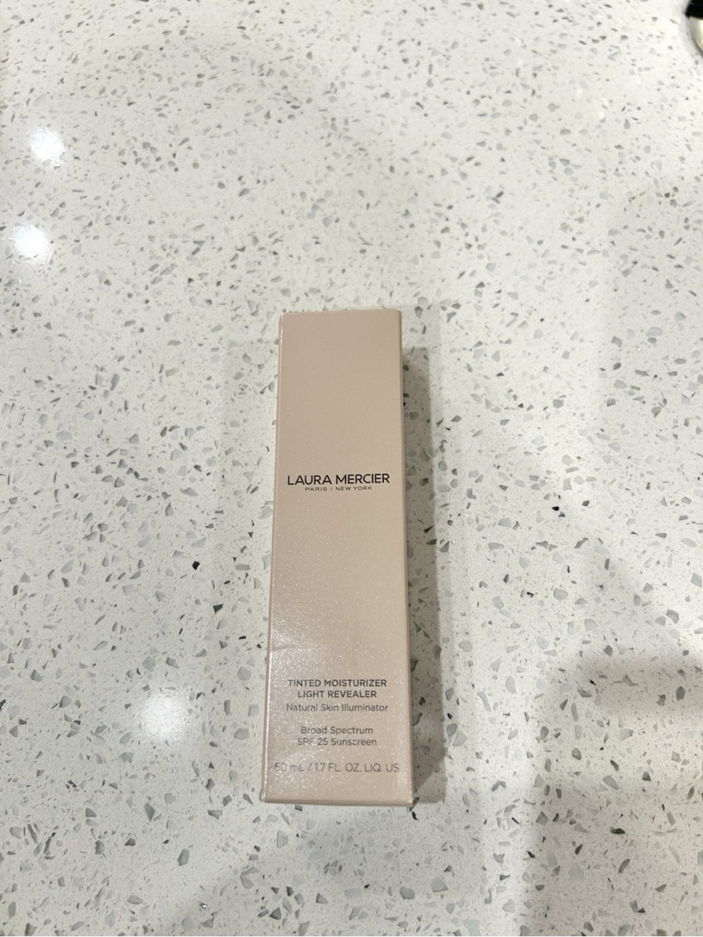 Laura Mercier Tinted Moisturizer SPF 25 50 mL 1.7 fl oz New in box 3N1 SAND
